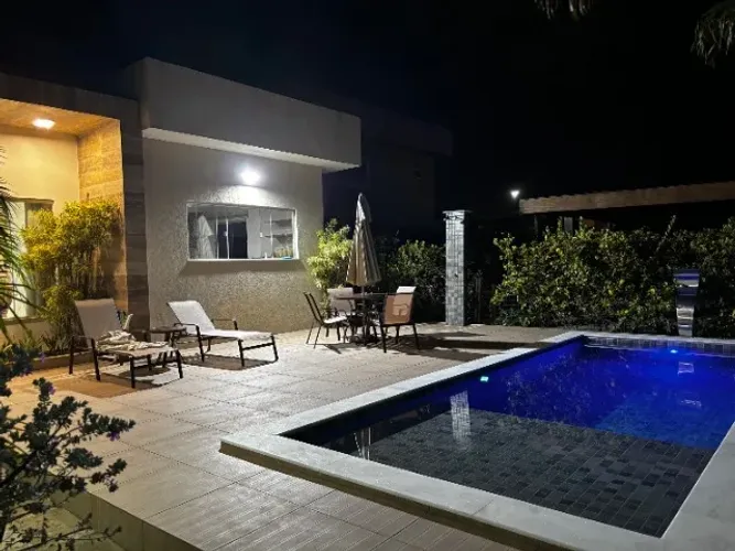 CASA EM GUARAJUBA - PARAISO DOS LAGOS 