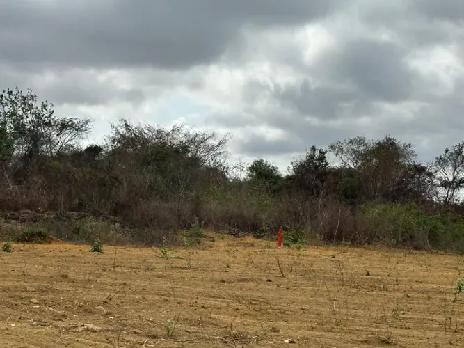 TERRENO COM 384M2 À VENDA EM VITÓRIA DA CONQUISTA-BA