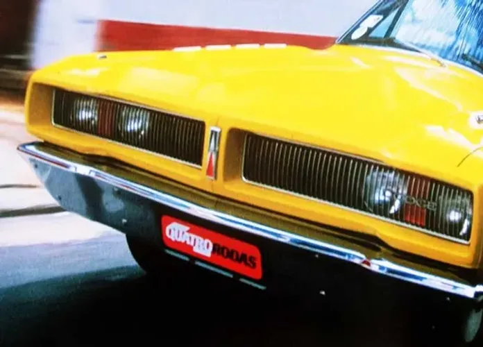 Dodge Charger RT - Revista Quatro Rodas - escolha a sua