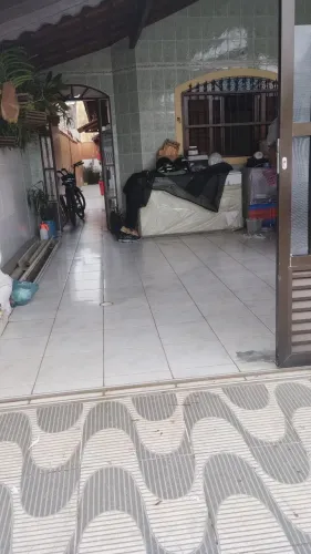 Alugo casa p temporada com 1 vaga de garagem