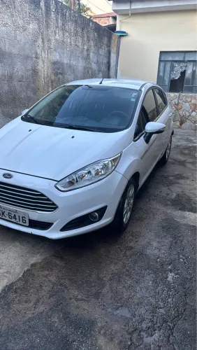 Ford Fiesta 1.6 16V Flex Aut. 5P 2015