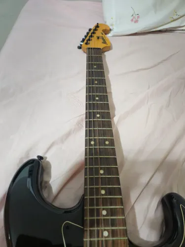 Guitarra Memphis MG32 com capa + Amplificador Voxstorm + cabo da guitarra