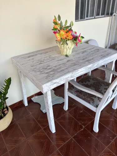 Mesa de madeira pinos