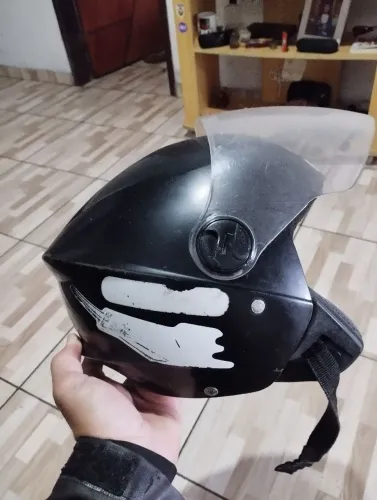 Capacete