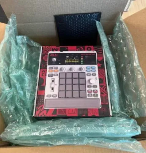 Akai MPC SAMPLER 2026 zerada