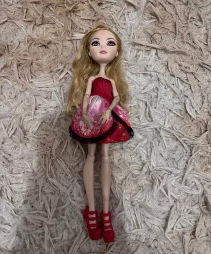 Boneca Apple White