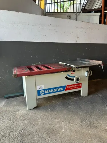 ESQUADREJADEIA USADA ESQ3000 COM EIXO INCLINAVÉL