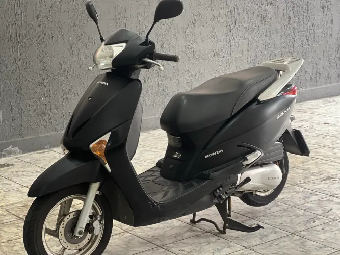 Honda lead