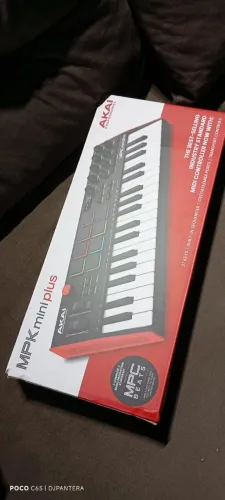 TECLADO AKAI MPK MINI PLUS 37