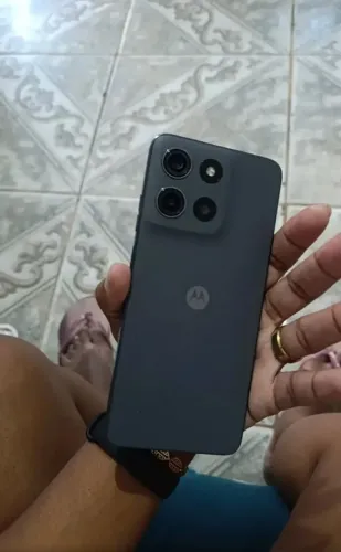 Vendo moto g15,tenho caixinha, carregador e nota fiscal pouco tempo de uso 