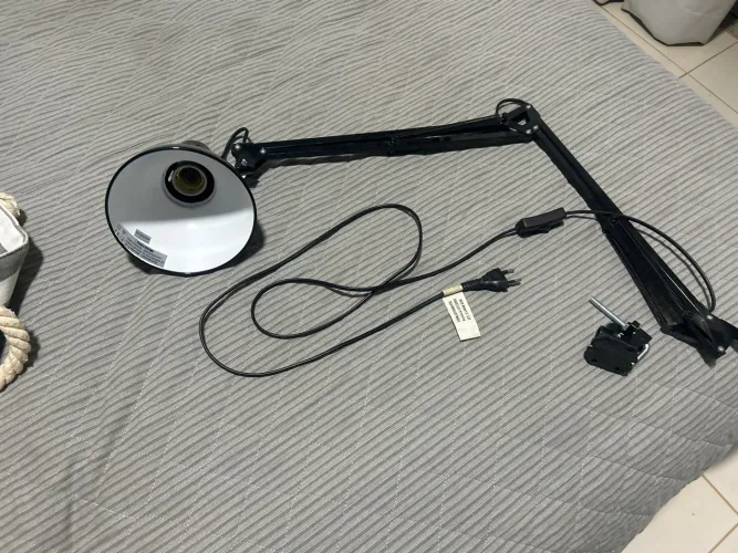 Luminária de mesa da Tok&Stok