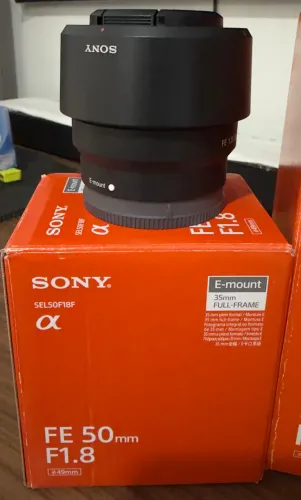 Lente Sony FE 50mm F1.8 Full Frame E-Mount