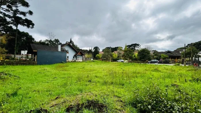 Oportunidade em Canela: terreno amplo com vista lago - Próximo ao centro de Canela