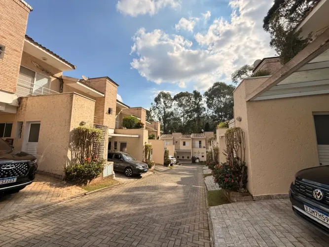 Casa de condomínio à venda com 145m², 3 quartos e 2 vagas