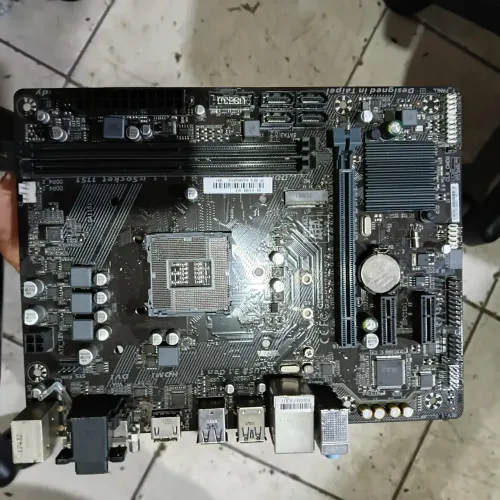Placa Mãe Gigabyte GA-H110M-M.2 LGA1151 DDR4 (Não testada)