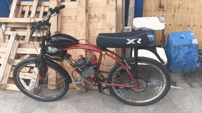 Bicicleta motorizada aro 26 com defeito 