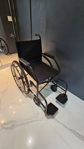 Cadeira de rodas NUNCA USADA!!!