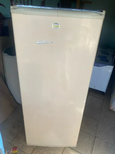 Geladeira antiga, entrego