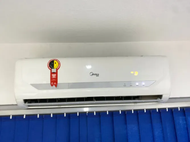 Ar-Condicionado Midea Liva 12.000 BTUs - Econômico e Gelando Muito!