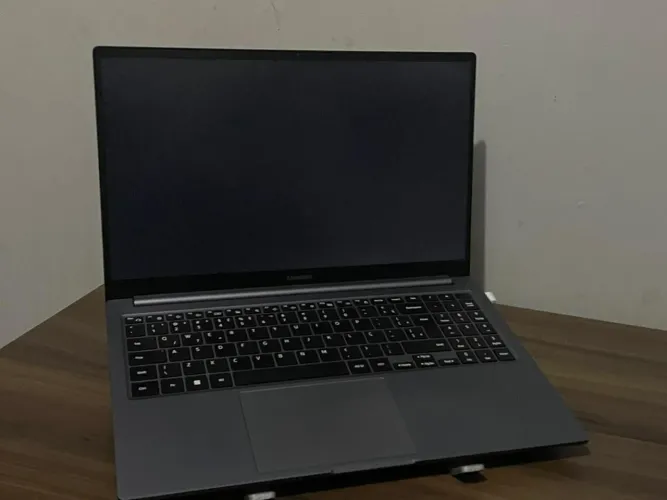 Samsung Book 4 - Excelente Estado + BRINDE