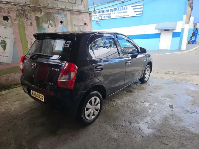 Toyota Etios X 1.3 Flex 16V 5P Mec. 2015