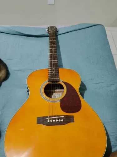 Violão novo 1 mês de uso (guardado na capa na verdade)