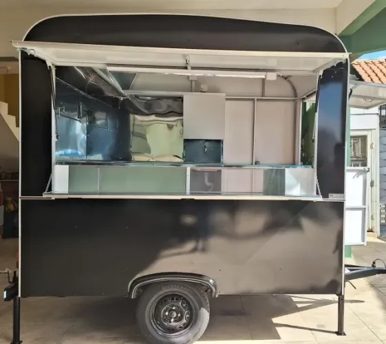 Trailer com coifa. 2,50x1,80 Para lanches, salgados, frituras, etc. Sob encomenda
