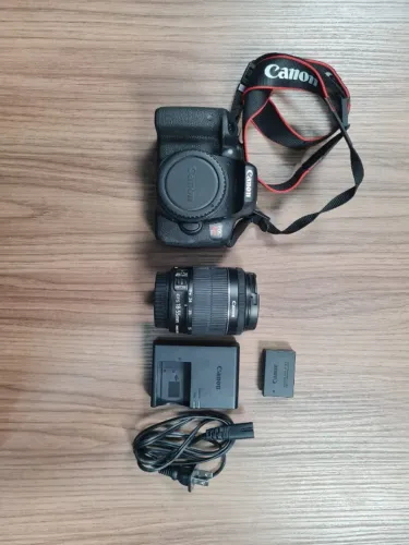 Canon Rebel T6i (Lente 18mm/55mm + Adaptador HDMI SmallRig c/ trava + bateria fake Gonine)