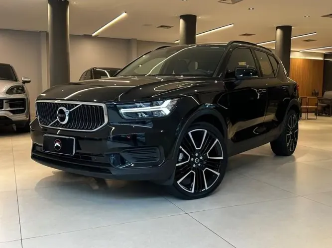 Volvo XC40 XC 40 T-4 Momentum 2.0 190cv FW 2019