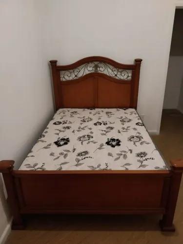 Conjunto de móveis de quarto.
