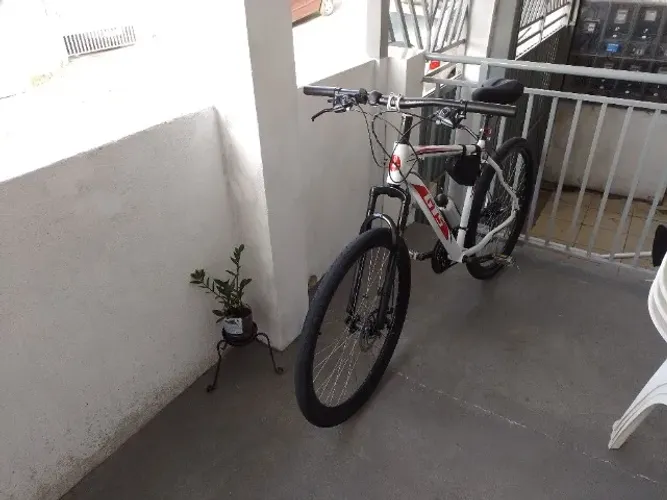 Bicicleta GTS quadro 21, aro 29 , 21 marchas. Boa andar !!