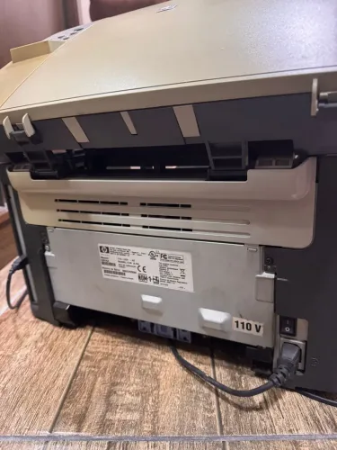 - Impressora multifuncional HP Color LaserJet Pro, modelo MFP M180nw