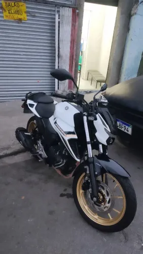 MOTO YAMAHA FAZER F250 2025 - BRANCA COM DOURADO - ABAIXO DA FIPE - R$ 21.500