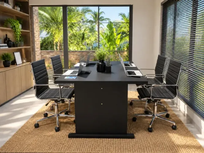 Mesa de Reunião Blackout Delluxe: L180cm x P90cm x A74cm.