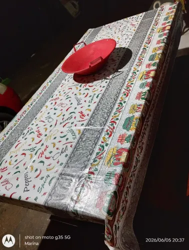 Mesa de 1.80 por .90 valor 180 