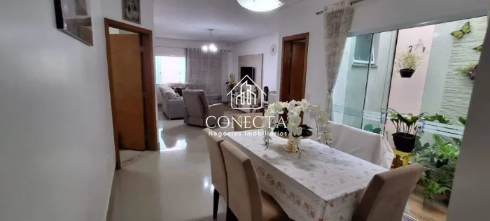 Casa à venda em Uberlândia, Alto Umuarama  3 quartos, piscina e espaço gourmet |