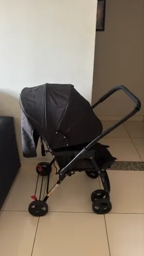 Carrinho de bebê reversível