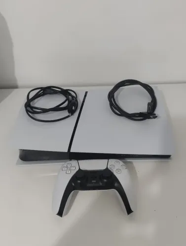 Ps5 semi novo 6 meses de uso acompanha 1 controle cabos e jogos na conta