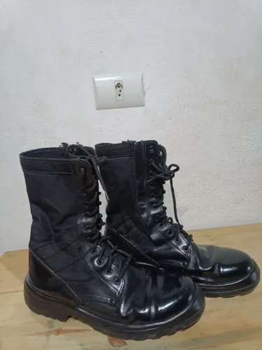 Coturno preto atalaia zipado 44