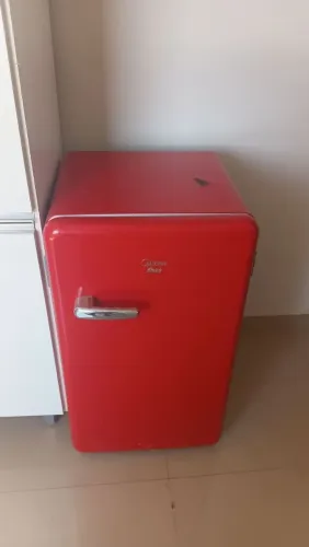 Vendo frigobar em perfeito estado chama