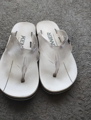 Chinelo Kenner Branco semi-novo