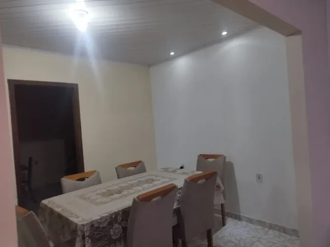 Mesa de vidro com 6 cadeiras 
