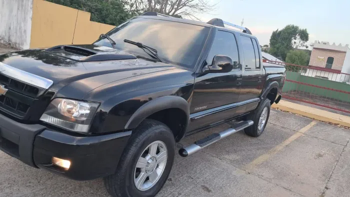 Chevrolet S10 P-up Tornado 2.8 TDI 4x2/4x4 CD Dies 2010
