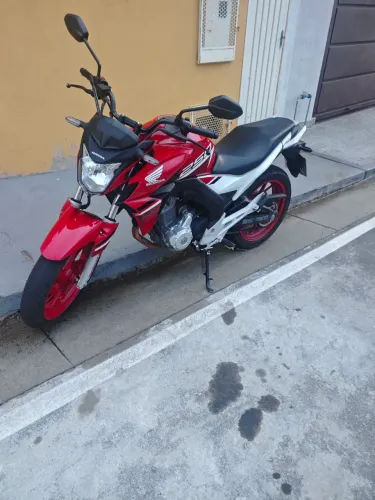 VENDO HONDACB 250F TWISTER ABS 2022 - VERMELHA
