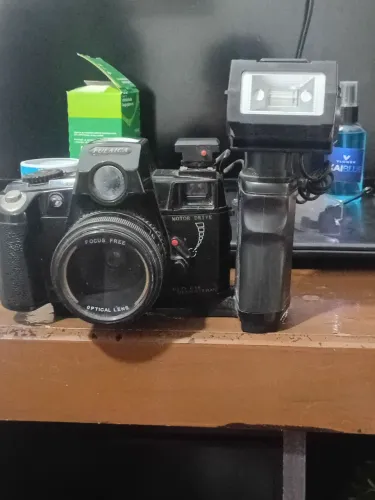 VENDO CÂMERA PROFISSIONAL ANALÓGICA