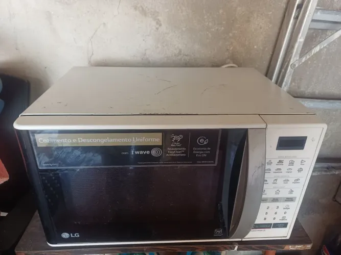 Micro-ondas LG com defeito