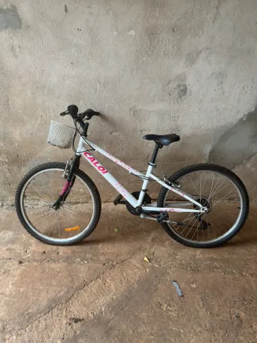 Bicicleta Caloi branca