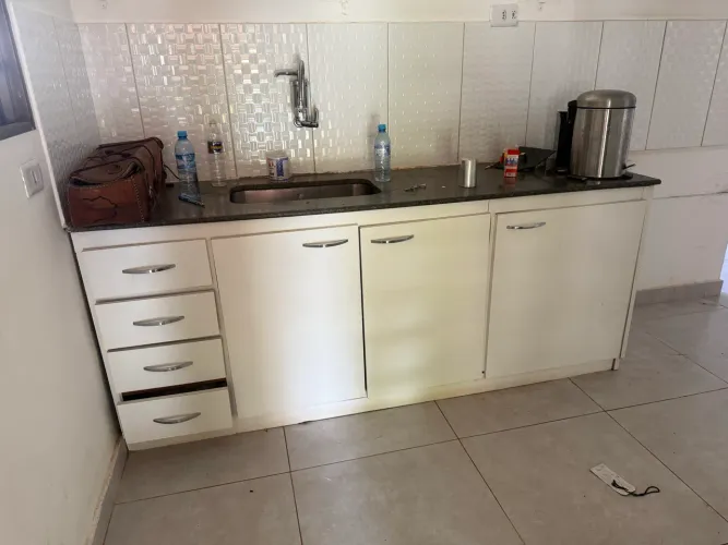 Armário cozinha com pedra