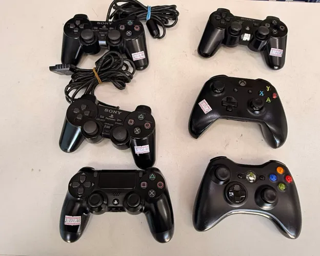 Controles originais de ps2,ps3,ps4 ,Xbox 360 preços na descrição