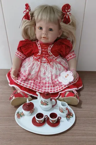 Boneca Adora doll importada e conjunto de cafe